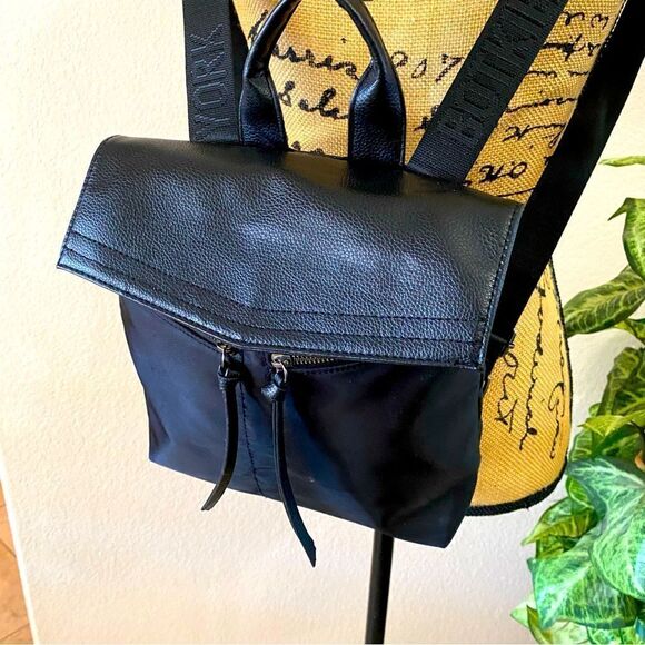BOTKIER NEW YORK Mini Backpack 🎒 - Picture 1 of 9